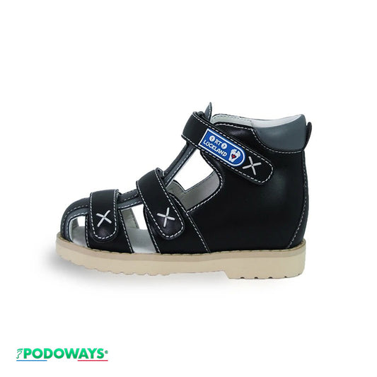 Sandales orthopédiques pour enfants côté gauche, confort et soutien pour des pieds en pleine croissance.