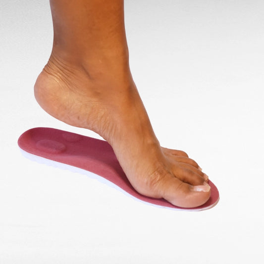 Semelles anti-choc spongieuse et confortable, s'ajustent à la forme du pied et procurent un soutien supplémentaire aux zones de pression sensibles.