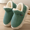 Charger l'image dans la visionneuse de la galerie, Pantoufles en peluche en forme de basket Podoways Green 36