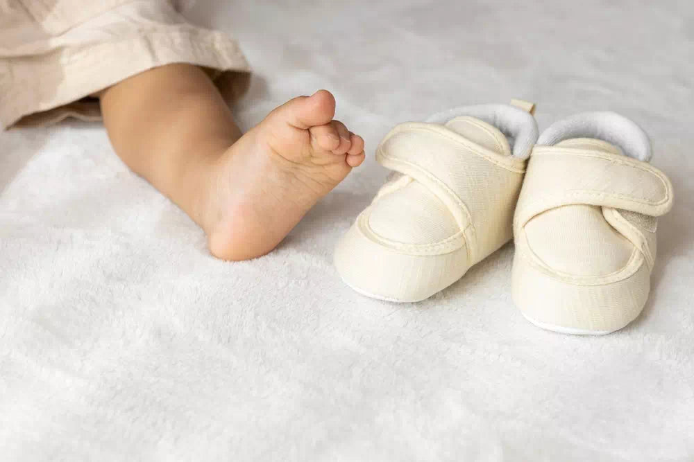 Guide essentiel pour choisir les chaussures adéquates pour les premiers pas de bébé