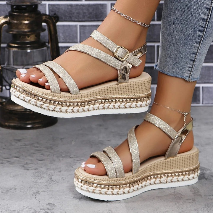 Sandales dorées pour pieds larges