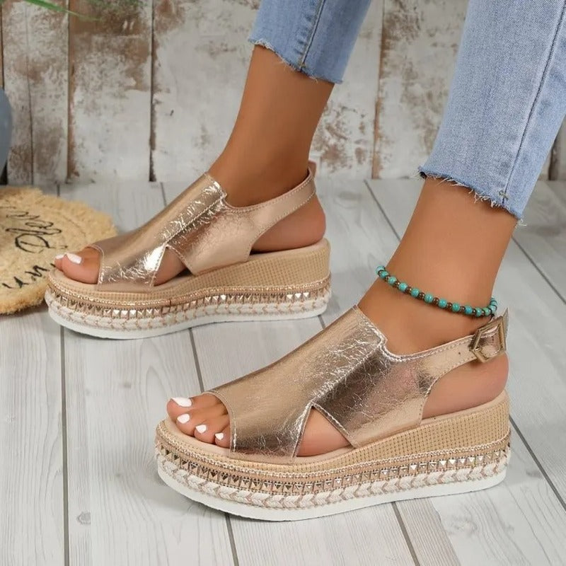 Sandales dorées pour pieds larges
