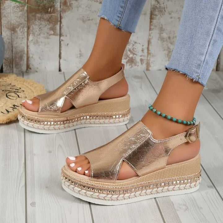 Sandales dorées pour pieds larges
