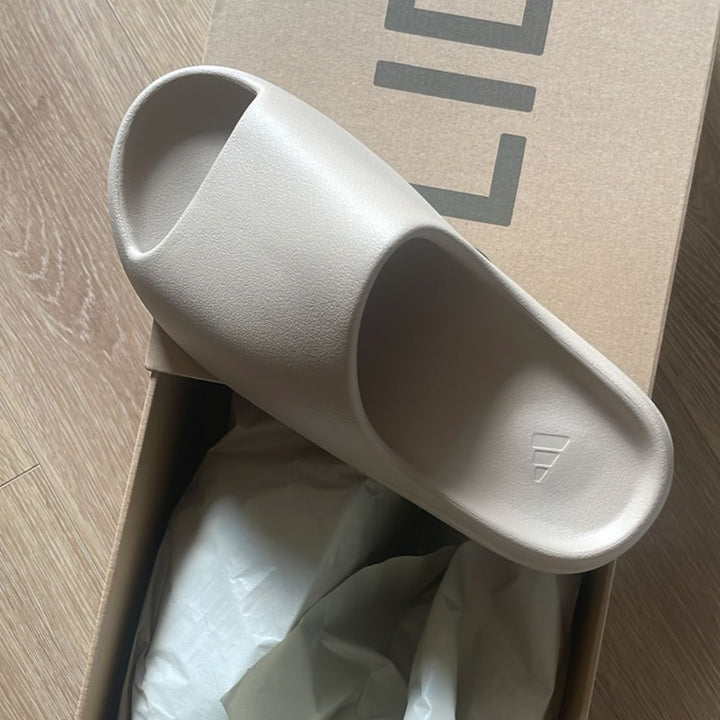 Yeezy slide beige  PODOWAYS   